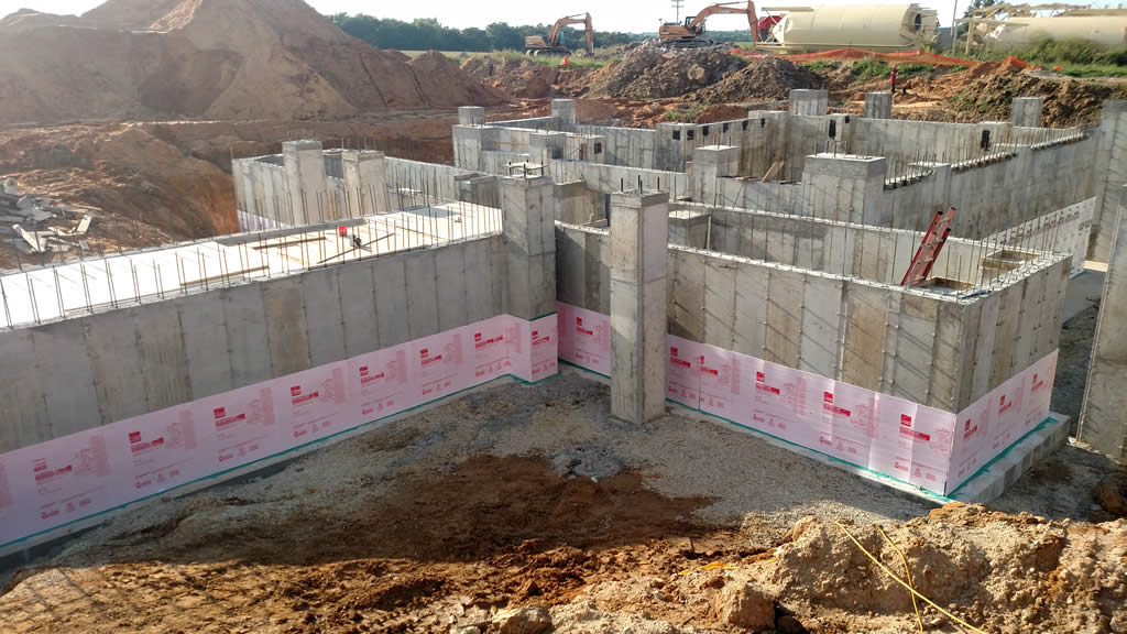 Agricultural concrete foundation walls on a jobsite